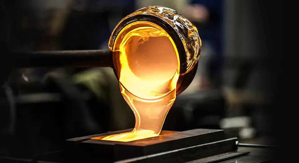 Folyékony vagy szilárd anyag az üveg?