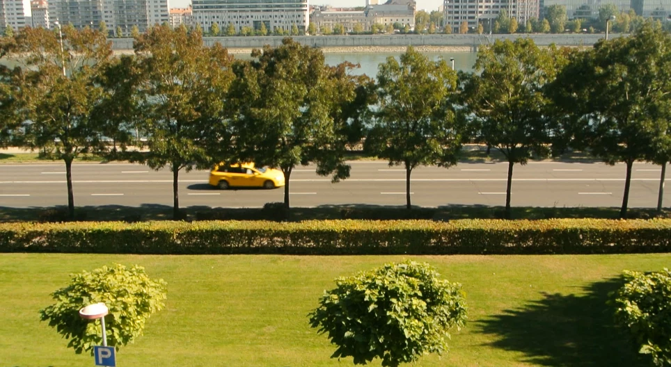 Autó sebességének meghatározása