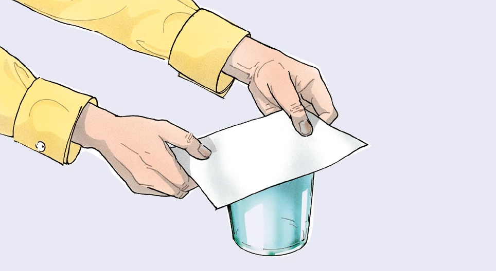 Beleragad a víz a pohárba