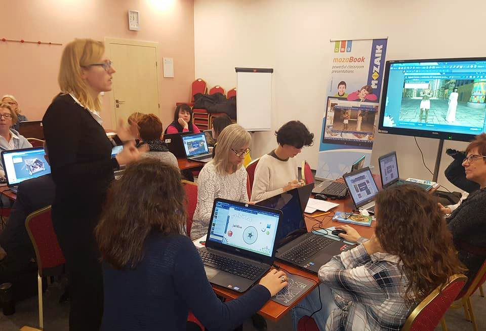 mozaBook scores a hit among Polish teachers in Poznań
