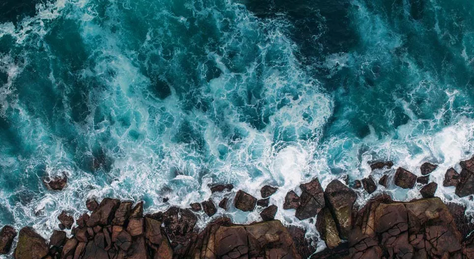 How does the world ocean move?