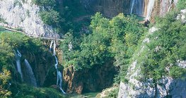 A Plitvicei-tavak vízesései