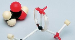 Az ecetsav-molekula kalott- és pálcikamodellje