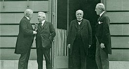 A párizsi békekonferencián részt vevő nagyhatalmak vezetői: Lloyd George brit, Orlando olasz és Clemenceau francia kormányfő, valamint Wilson amerikai elnök