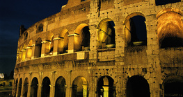 A római Colosseum éjszaka