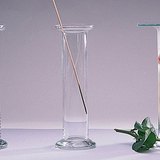 Kisik podržava gorenje, dušik ga ne podržava, klor izbjeljuje