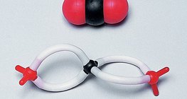 A szén-dioxid-molekula kalott- és pálcikamodellje