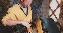 Ősi mesterséget űző mai mester: nyerges 