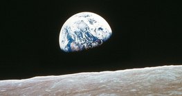 A Föld a Holdról nézve