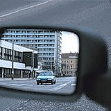 Autó visszapillantó tükre