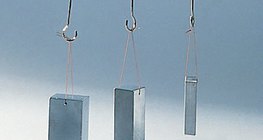 A megegyező anyagú, homogén testek tömege és térfogata egyenesen arányos