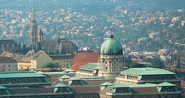 A budai Várnegyed zöld kupolái