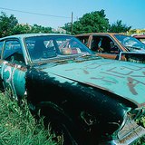 Ржавеющие остатки от автомобиля