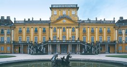 Az Esterházyak fertődi kastélya