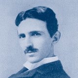 Nikola Tesla (1856-1943), inventor sérvio-americano, físico