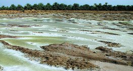 Időszakos tavakból bepárlódással keletkezett sótelepek
