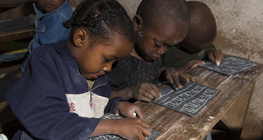 Madagaszkári iskolások