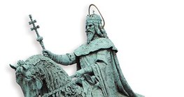 Szent István király lovas szobra a budai várban