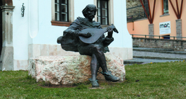 Tinódi Lantos Sebestyén szobra Egerben