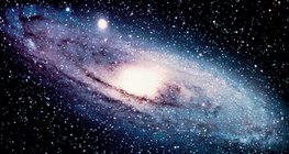 A hozzánk legközelebb eső nagy galaxis, az Androméda      