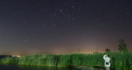 Meteor a Cassiopeia csillagkép mellett
