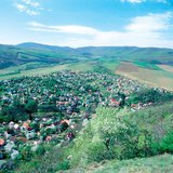 Falu egy középhegységben