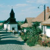 Hollókő je selo u Mađarskoj i mjesto svjetske baštine pod zaštitom UNESCO-a