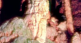 Stalaktiti u spilji Baradla u Aggteleku