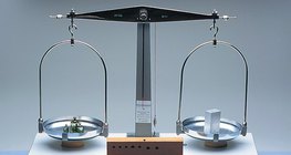 Egyenlőkarú mérleg