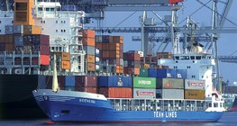 Hajók a hamburgi kikötőben