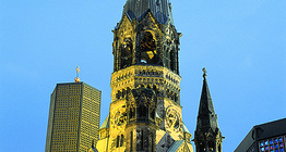 A Kaiser-Wilhelm-Gedächtniskirche tornya Berlinben