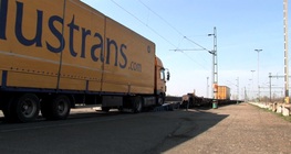 Gördülő országutakon